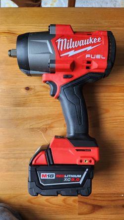 Milwaukee
M18 FUEL 18V Lithium-Ion Brushless Cordless 1/2 in. Impact Wrench w/Friction Ring Kit w/One 5.0 Ah Battery