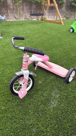 Radio Flyer Pink Kids Tricycle