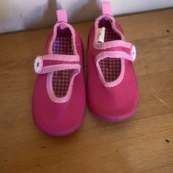 Water Shoes Size 6 