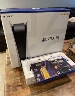 USED, MINT CONDITION! Sony PlayStation 5 - PS5 - Disc Version