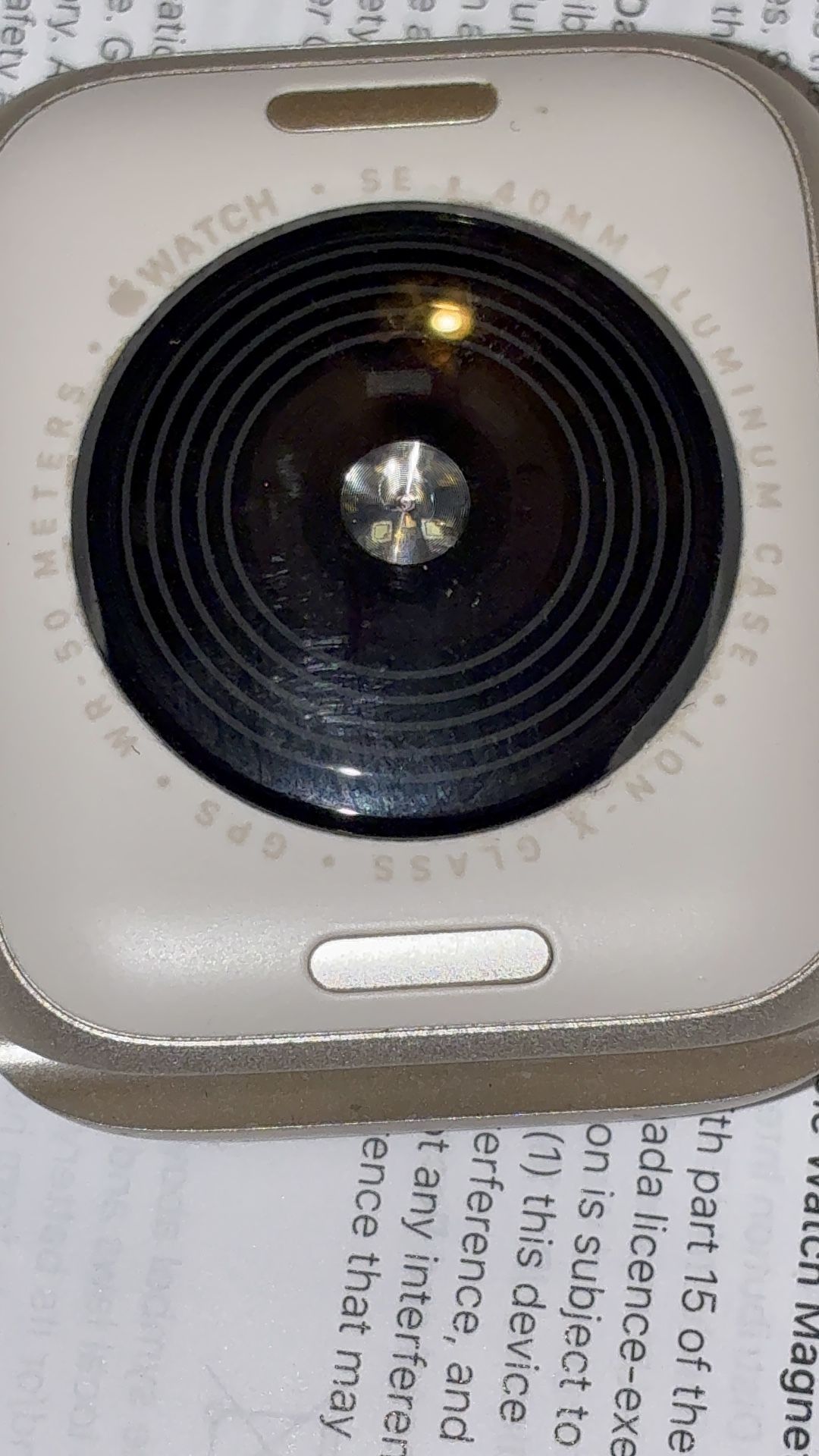 	 Apple Watch SE (2nd Gen) [GPS 40mm] Smartwatch with Starlight Aluminum Case