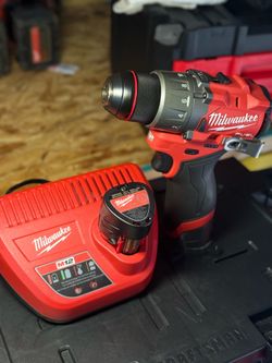 Milwaukee M12 FUEL 12V Lithium-lon Brushless Cordless 1/ 2 in. Drill Driver