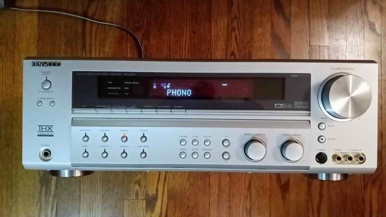 Kenwood V R- 8070 7.1 Receiver