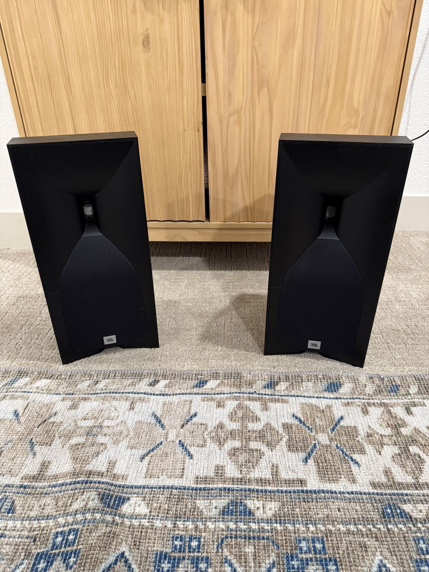 JBL Studio 530 Speakers