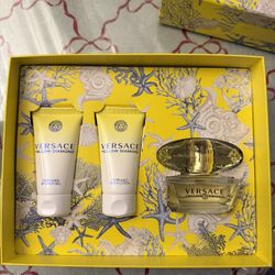 New Versace Yellow Diamond Gift Set 50Ml
