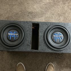 2 10” SoundStream With Box And Internal amp