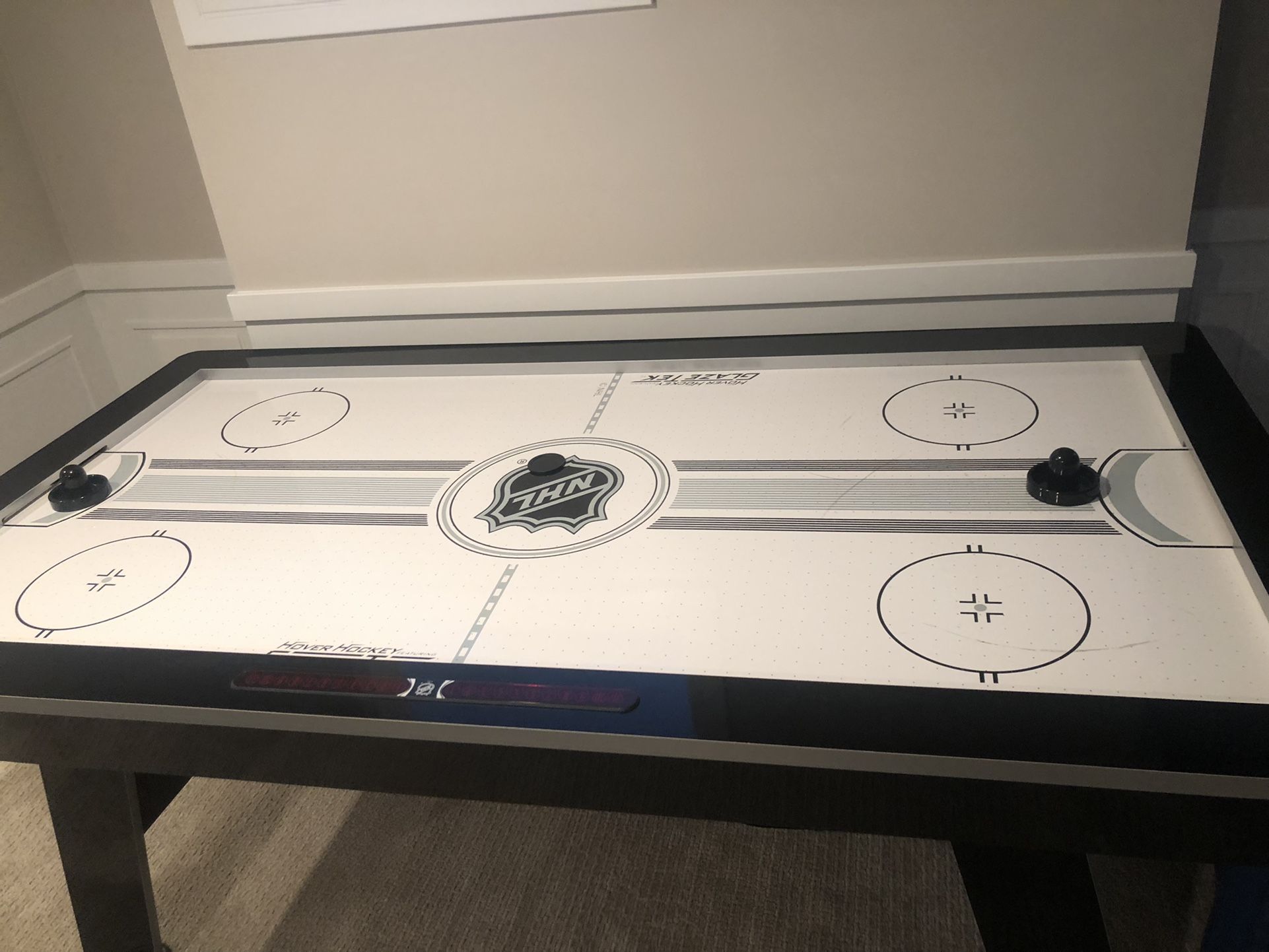 AIR HOCKEY TABLE