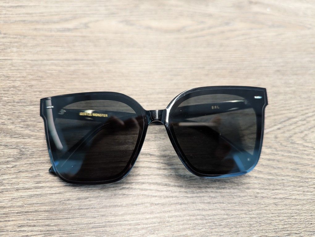 Gentle Monster SAL sunglasses In Excellent Condition