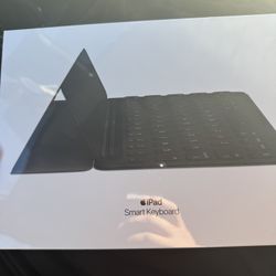 Apple Smart Keyboard for iPad (7th/8th/9th generation), iPad Air (3rd generation) and 10.5-inch iPad Pro - US English (RETAILS FOR $160+ TAX)!