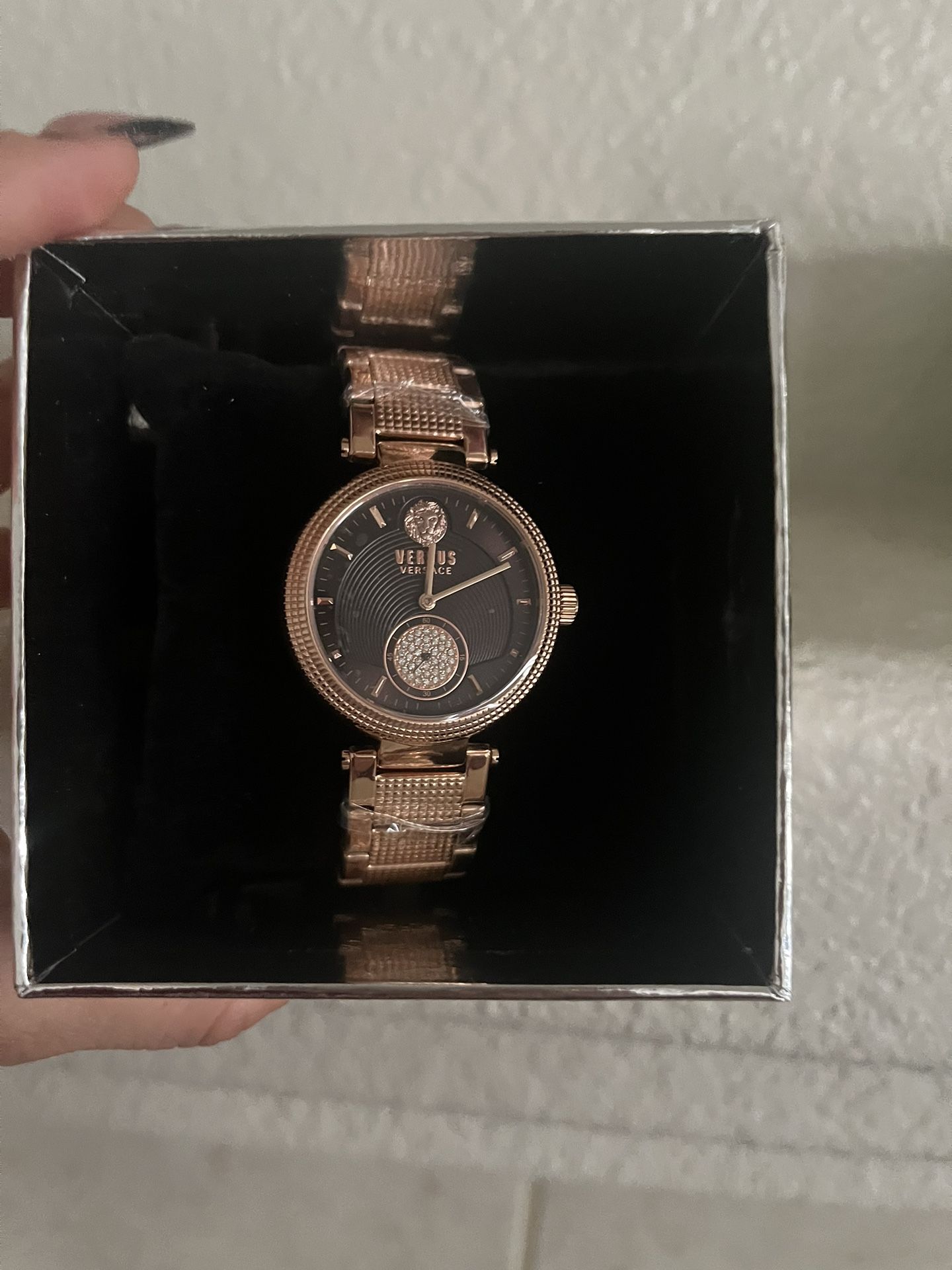 Womens Rose Gold Versace Watch - www.disolcolor.com