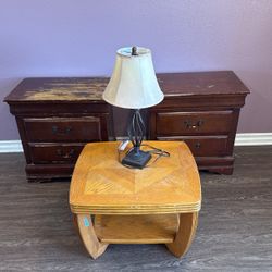 2 Night Stands , Table With Table Lamp