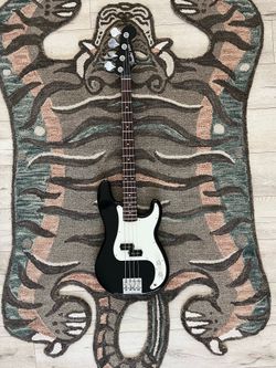 Fender Frank Bello (Anthrax) Precision Bass limited Edition