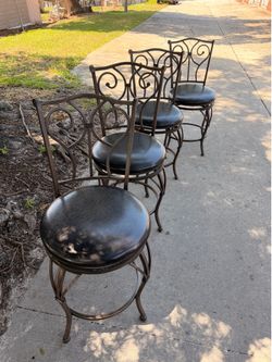 Like New! Swivel Bar Stools x4 (metal)