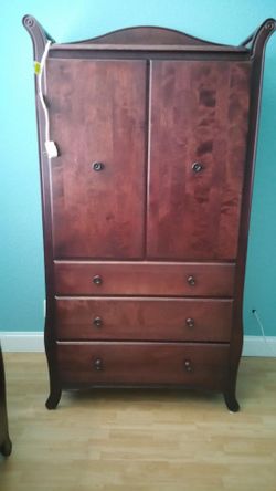 Cherry Wood Bedroom Set