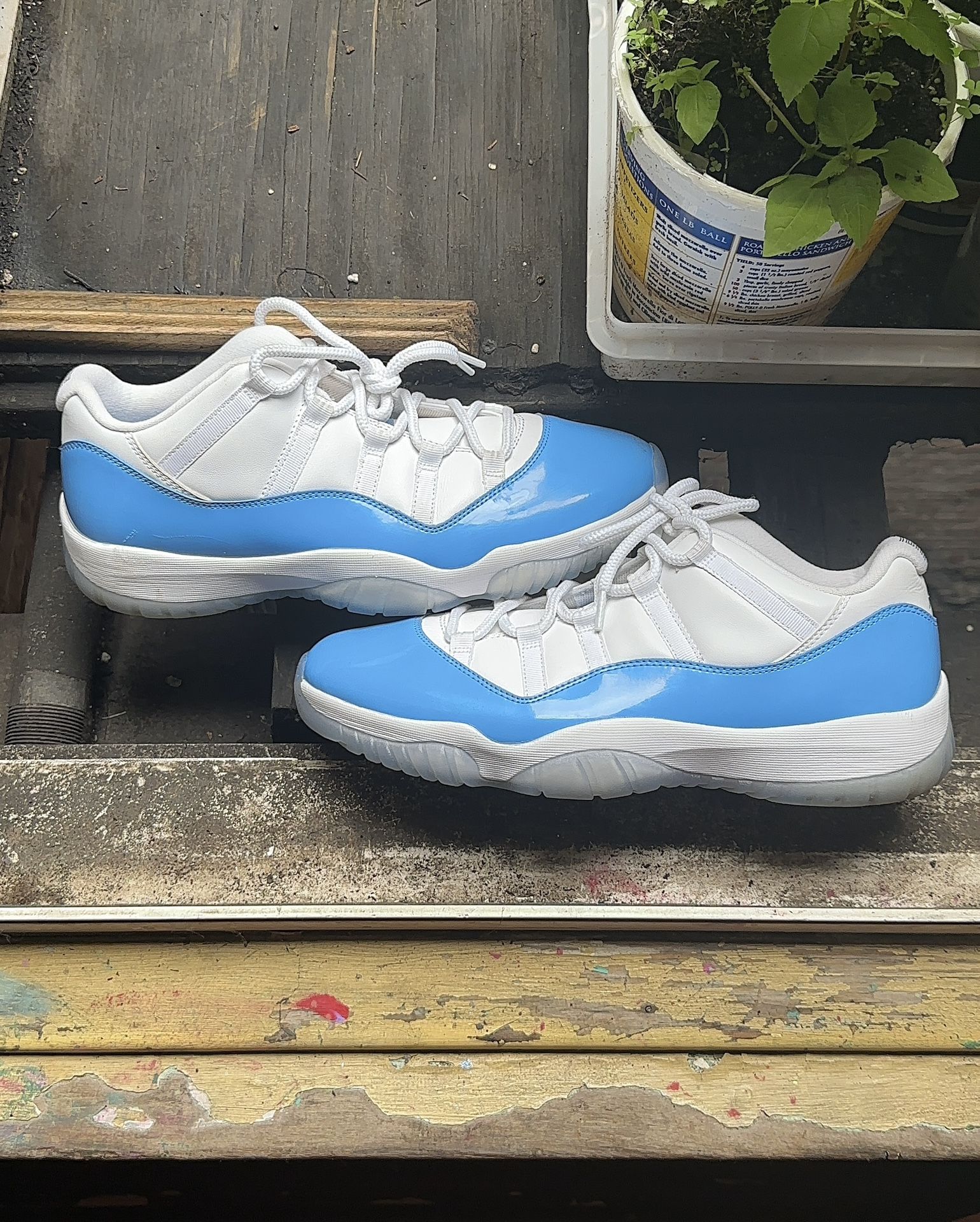 Air Jordan 11 Low Unc size 13
