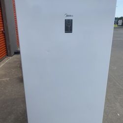 New, Midea 17-cu ft Garage Ready Frost-free Convertible Upright Freezer/Refrigerator (White) ENERGY STAR $475.00 O.B.O.