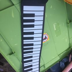 Roll up piano like new only $15