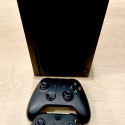 Xbox Series X 1 TB W/ 2 Black Controllers