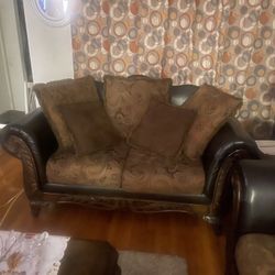 Moving Sale, Furniture Tvs Bedroom, Set Living Room, Set Reasonable Prices very clean and very taken care 