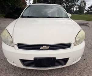 2007 Chevrolet Impala LS white sedan