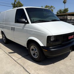 2002 GMC Safari Cargo