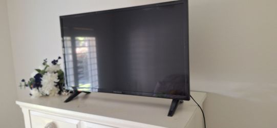 32" smart TV
