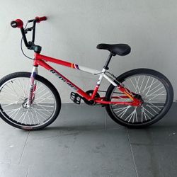 BICYCLE REDLINE MODEL BMX SIZE 24 BRAND NEW