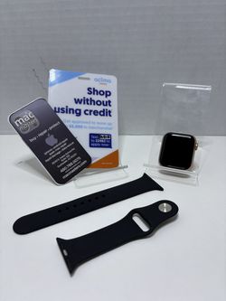 Apple Watch Series SE 1st Gen, 40mm, GPS, Rose Gold, Aluminum Sport band