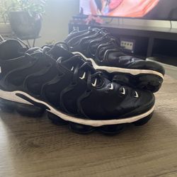 Nike Vapormax Overbranding