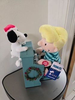 Brand New Peanuts Christmas Animated Piano Playing Schroeder And Snoopy