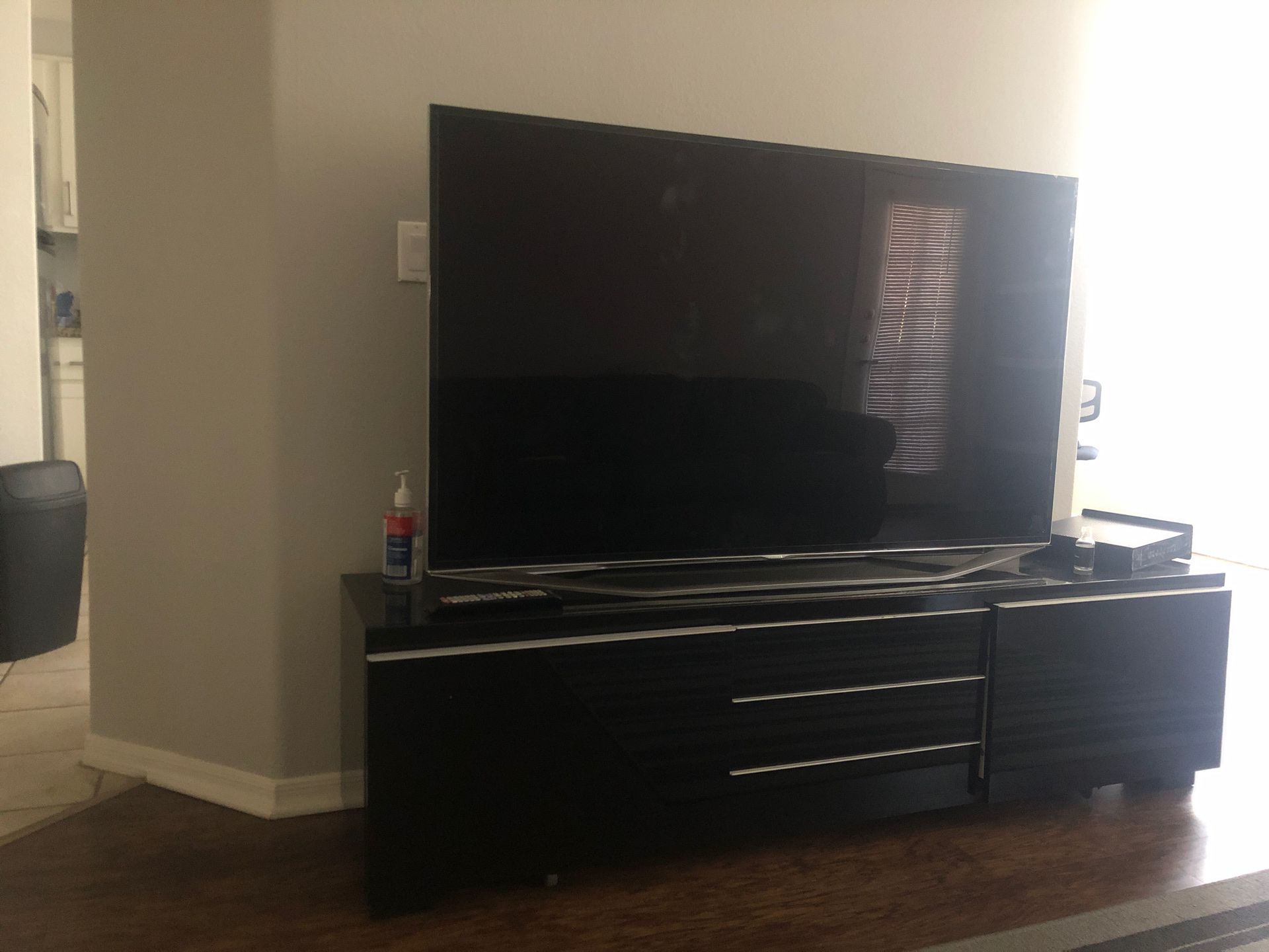 60 Inch Samsung TV and Stand