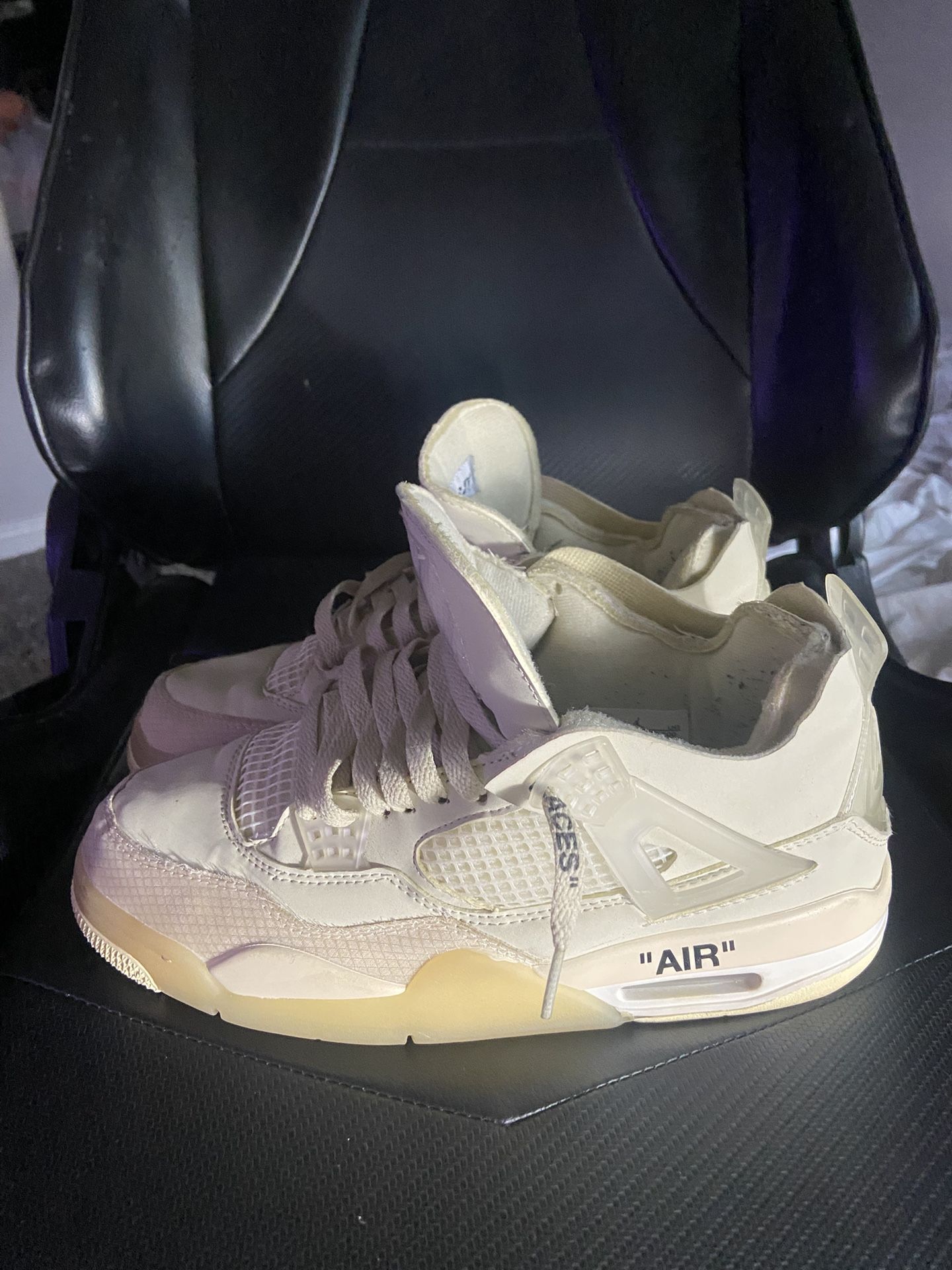 Jordan 4s Retro Off-White Sail ( Size 8.5 )