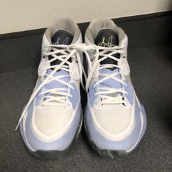 Kyrie Irving Basketball Shoes 