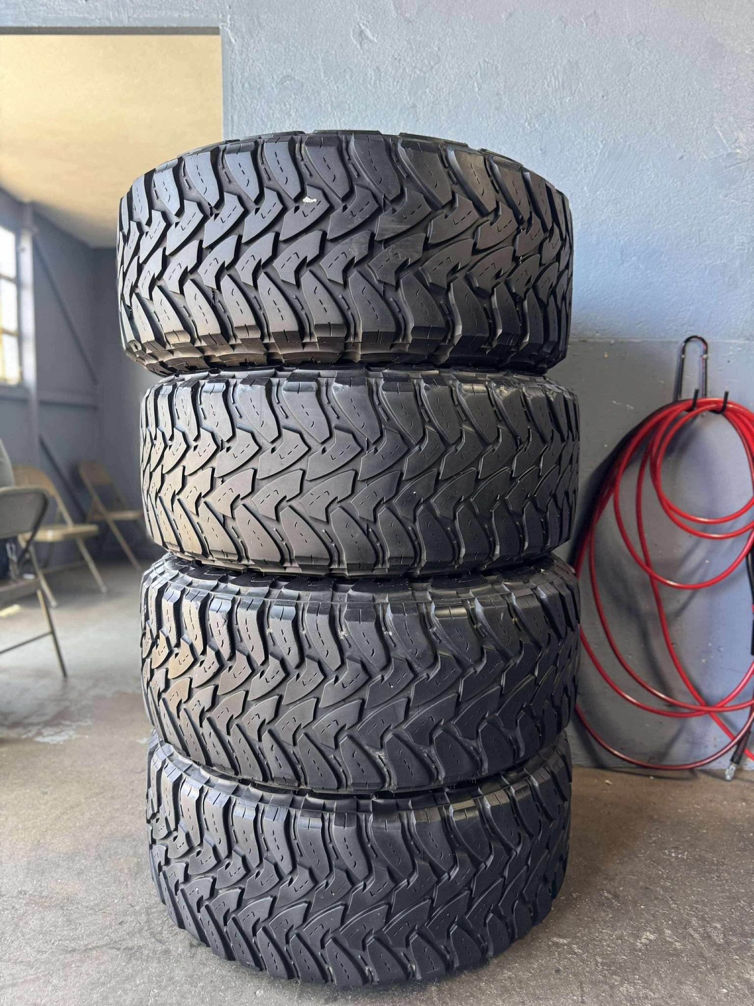 37x13.50R20. TOYO