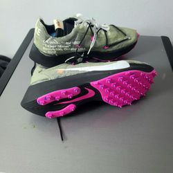 Zapatillas Nike x Off-White
Zoom Terra Kiger 5 CD8178-
001