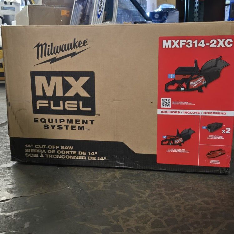Milwaukee MX FUEL
Lithium-Ion Cordless 14 in. Cut
Off Saw Kit with (2) Batteries
and Charger