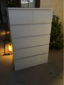 White dresser chest