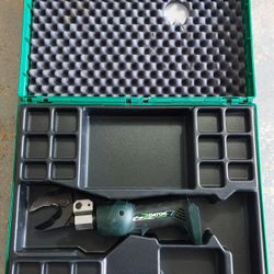 Gator Greenlee Wire Cutter ES32L
Only come with case. 