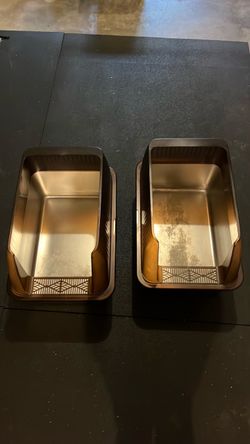 Cat litter box