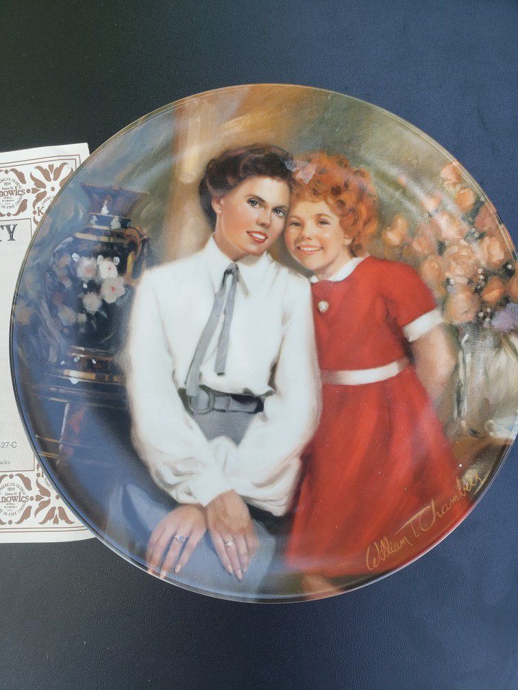 Annie And Grace Collectable Plate