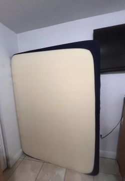 Queen and twin matress