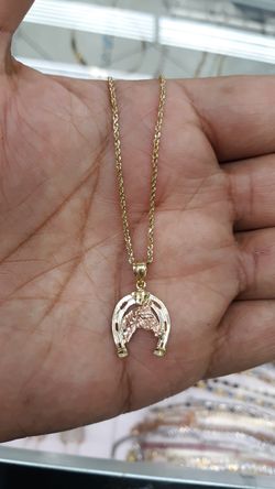 14k gold chain & charm 4 grams