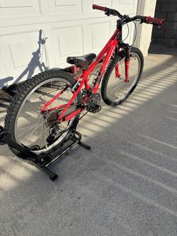 Specialized hard tail mountain bike