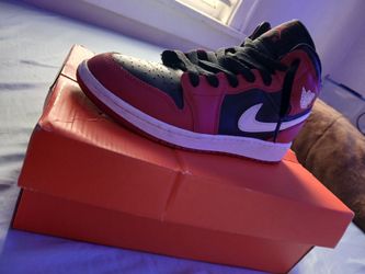 Jordan 1 size 6.5 120$