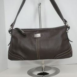 The SAK Hobo Brown Pebbled Leather Handbag  Zip Closure Crochet Shoulder Purse 