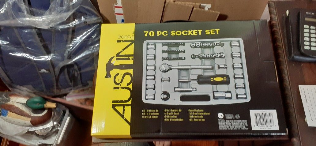 Austin Tools 70 Piece Socket Set, New