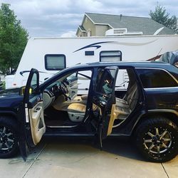 Grand Sherokee 5.7 V8 Limited 2011 clean title