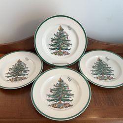 Set of 4 Spode Christmas dinner plates just under 10.75”