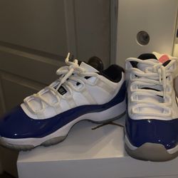 Air Jordan 11 Retro Low Legend Blue GS 5.5Y – Like New – w/ Box