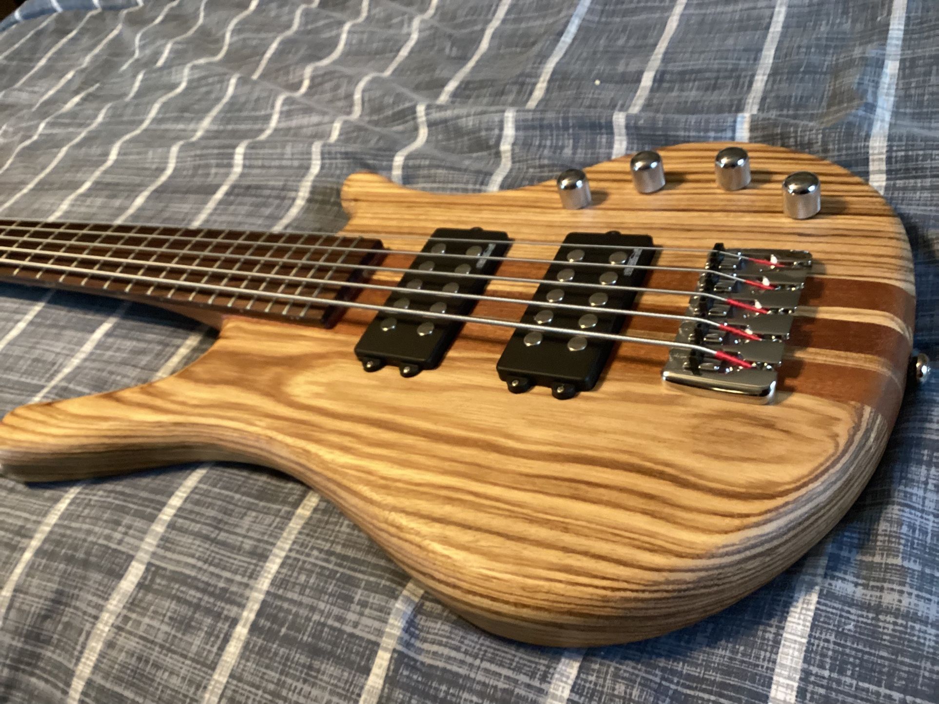 Kona Exotic Five String Electric Bass Guitar New And Unplayed